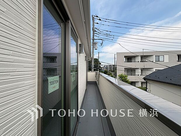 お部屋にも爽やかな風と暖かく柔らかな日差しが差し込み、毎日の暮らしを豊かに彩ります。