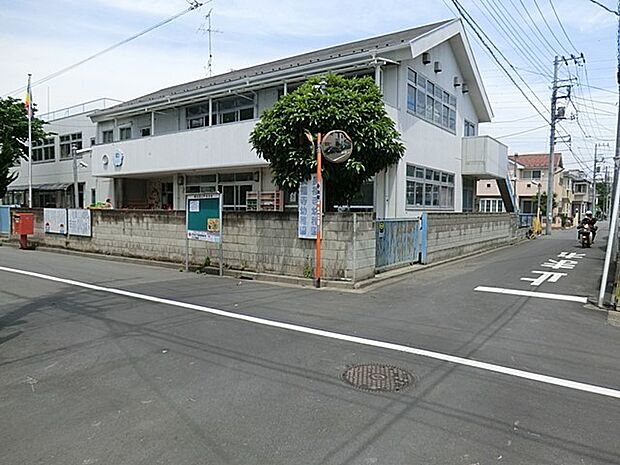 長福寺幼稚園 600m 手を合わせる保育環境の中で子どもたちは生命の尊さを知り、思いやりと礼儀を身につけていきます。