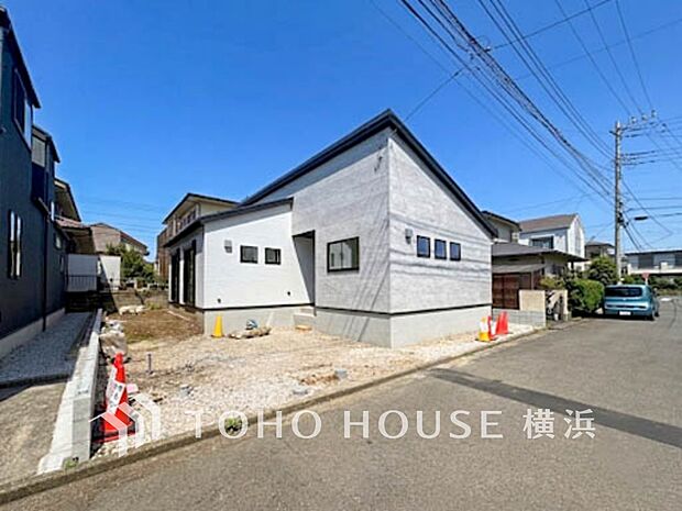 生活利便に優れた住環境に立地し、ゆとりある生活が送れます。