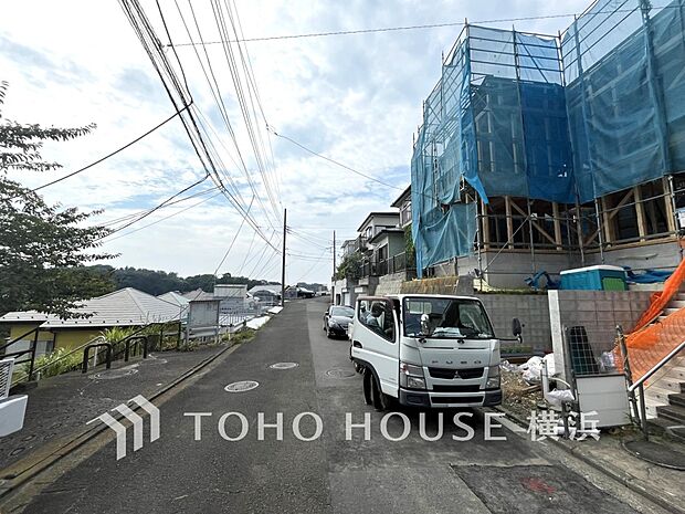 家の良し悪しだけでなく周辺環境も重要なポイント。（2026年8月撮影）