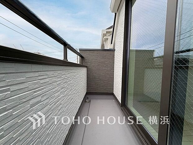 お部屋にも爽やかな風と暖かく柔らかな日差しが差し込み、毎日の暮らしを豊かに彩ります。