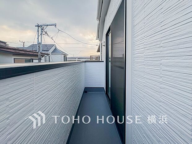 お部屋にも爽やかな風と暖かく柔らかな日差しが差し込み、毎日の暮らしを豊かに彩ります。