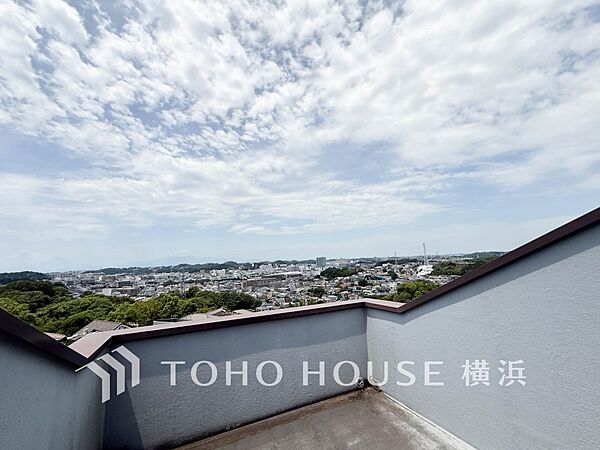 開放的で気持ちの良い眺望と青い空を満喫できます。