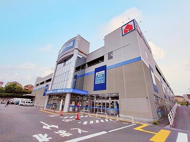 ヤマダデンキテックランド戸塚店 1400m 家電、パソコン、携帯電話、おもちゃやゲームソフトなど幅広い商品を取り扱っています。