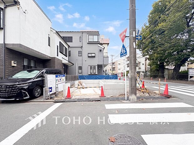 街と住まいが心地よい暮らしを演出します。(2026年8月撮影)