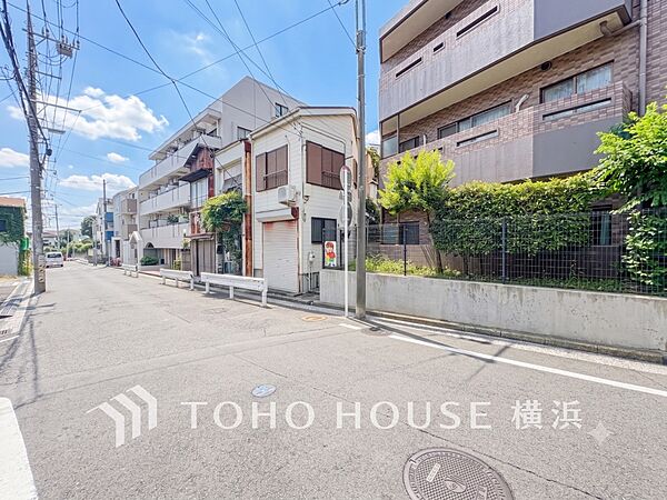 生活利便に優れた住環境に立地し、ゆとりある生活が送れます。