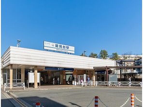 京浜急行線「能見台」駅 640m 「横浜」駅へ急行利用で約21分のダイレクトアクセス。品川駅へは途中快特乗り換えで約34分。