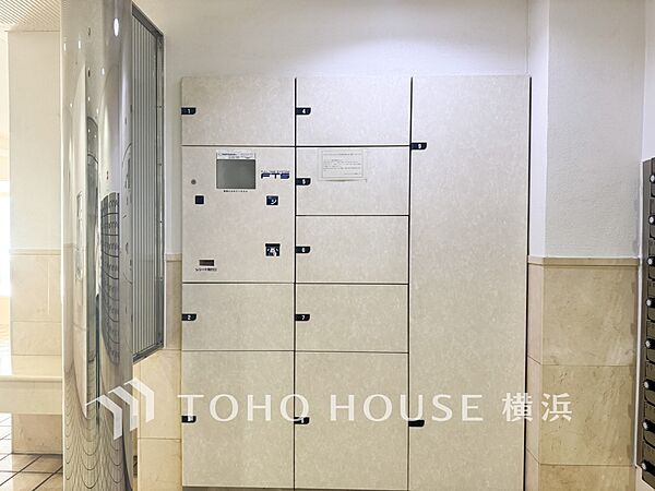 普段留守がちなご家族にも安心な宅配ボックスを完備。再配達を頼む手間を省ける嬉しい設備です。