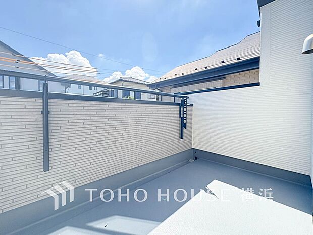 お部屋にも爽やかな風と暖かく柔らかな日差しが差し込み、毎日の暮らしを豊かに彩ります。
