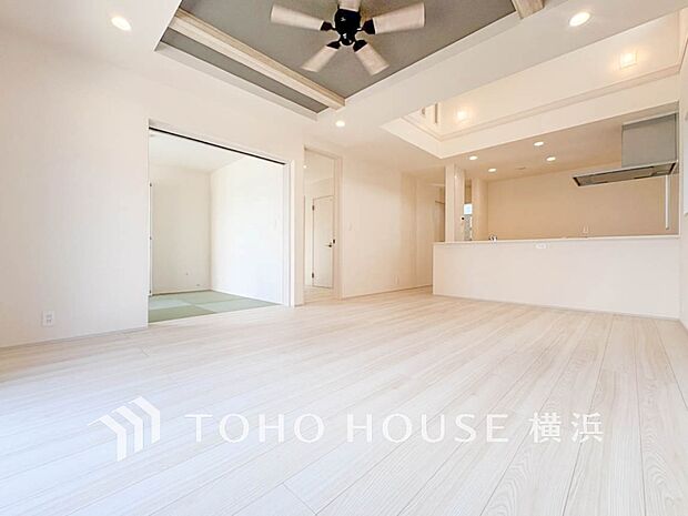 家族と過ごす時間を大切にしたい方にぴったりの明るくゆとりある住空間です。