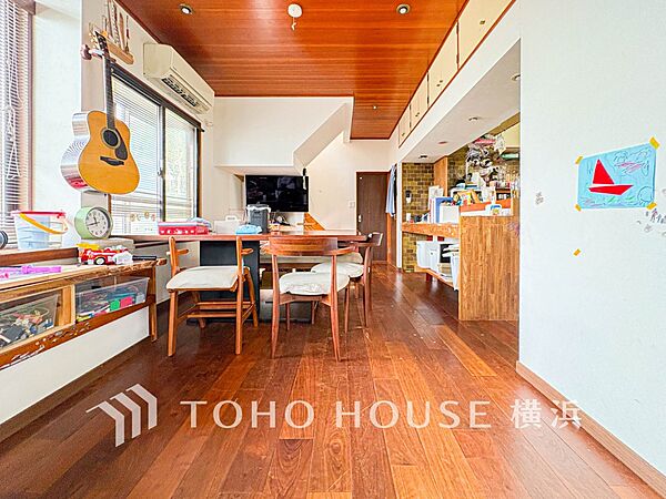 家族と過ごす時間を大切にしたい方にぴったりの明るくゆとりある住空間です。