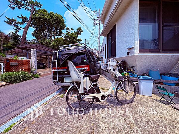 敷地内に駐車スペースがあると、日々の暮らしのをスムーズに運ぶ事が出来ます。