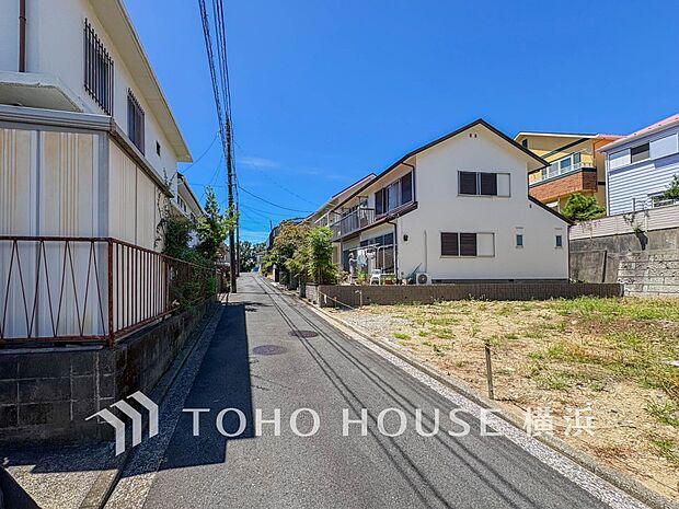 穏やかな住環境で子育てファミリーにもおすすめです。(2026年8月撮影)