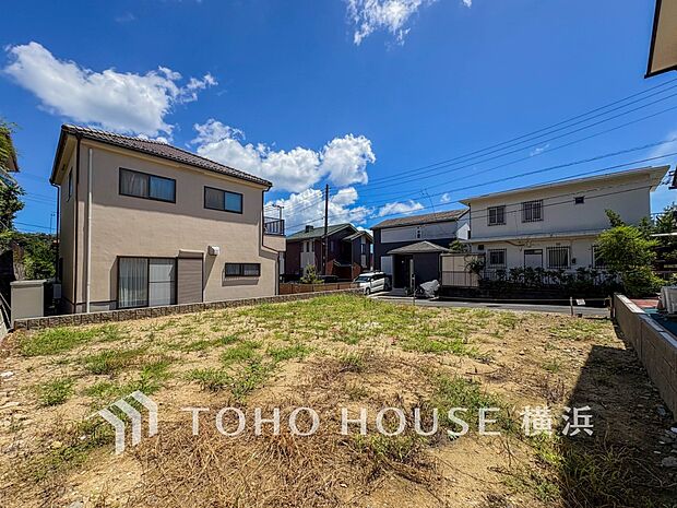 美しい街並みと穏やかな住環境でやすらぎの暮らしを叶えます。(2026年8月撮影)