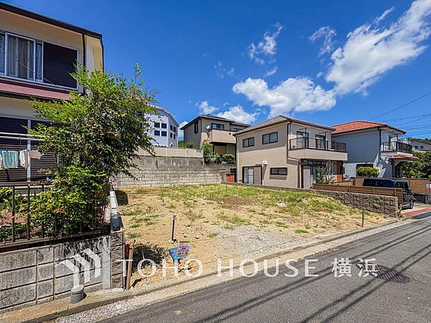 良質な環境に暮らす永住の邸がここに誕生します。(2026年8月撮影)