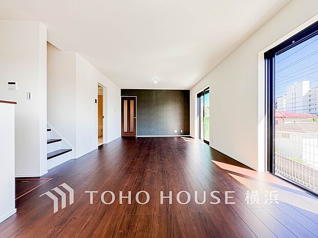 集いの場、憩いの場としての快適性を求めたやすらぎの空間です。