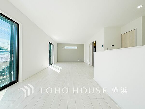 話に夢中になりすぎて、ついつい時を忘れてしまう。そんな束の間の幸せを感じさせてくれる場所。