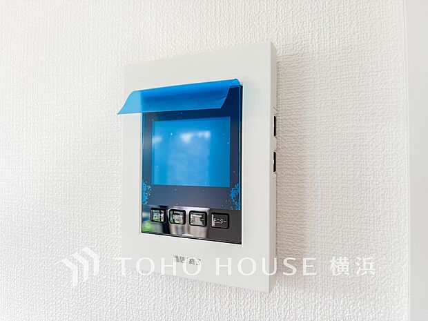 誰が来てもわかる様にモニター付きインターホンを設置。快適と安らぎを合わせた優しい設計。 