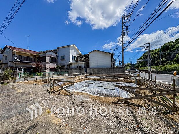 吹き渡る風が心地良い爽やかな住環境。是非一度現地をご覧ください。(2026年8月撮影)
