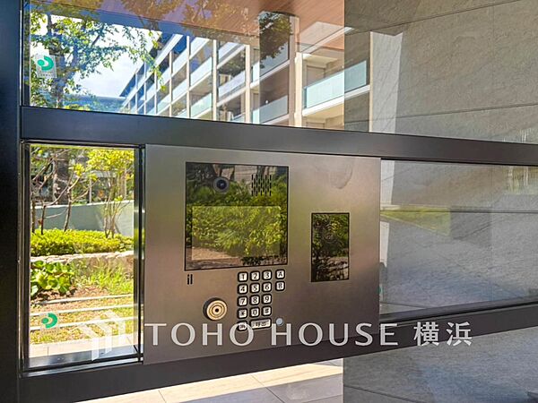 防犯が気になる方におすすめのオートロック付き、お子様がいらっしゃるご家庭にも安心の設備です。