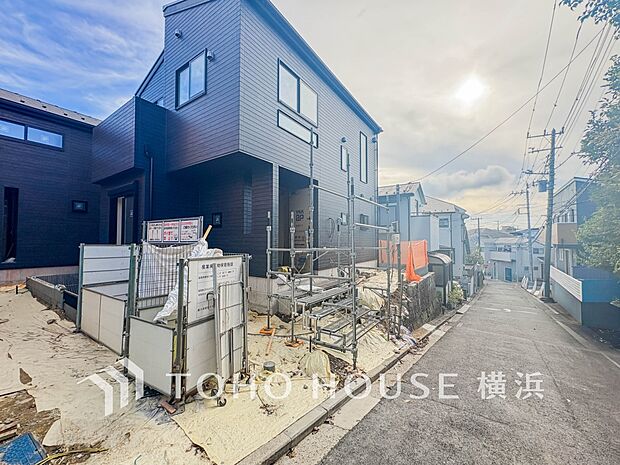 良質な環境に暮らす永住の邸がここに誕生します。(2026年8月撮影)