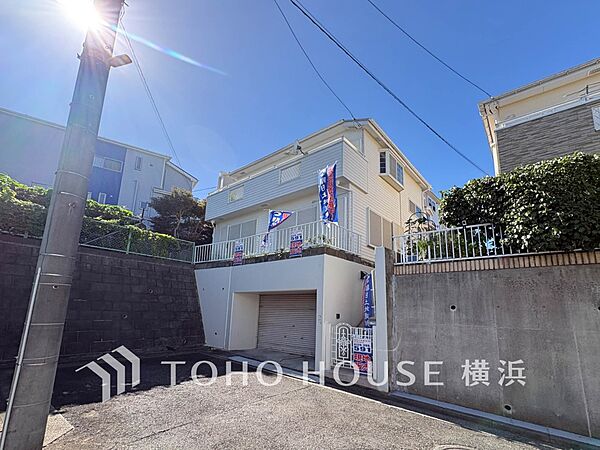 美しい街並みと穏やかな住環境でやすらぎの暮らしを叶えます。（2026年8月撮影）