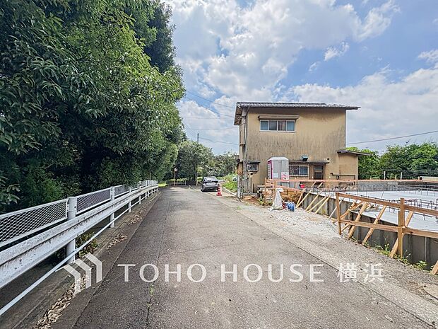 穏やかな住環境で子育てファミリーにもおすすめです。(2026年8月撮影)