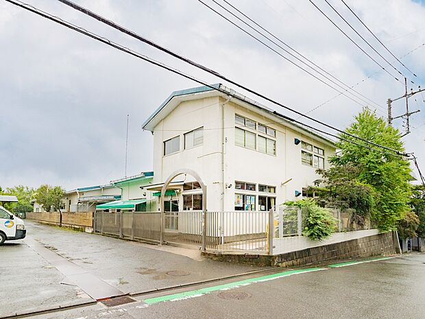 矢島幼稚園　1500m　園庭にあるアスレチック遊具など子ども達の冒険心をくすぐるように少し高めに設定してあります。 