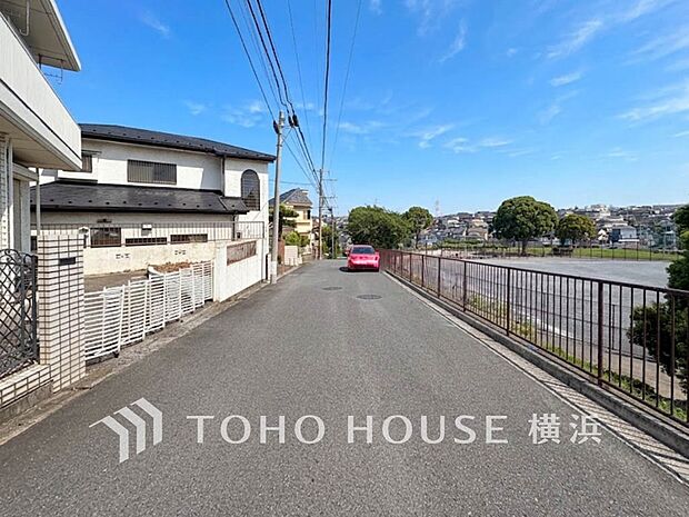 家の良し悪しだけでなく周辺環境も重要なポイント。(2026年8月撮影)
