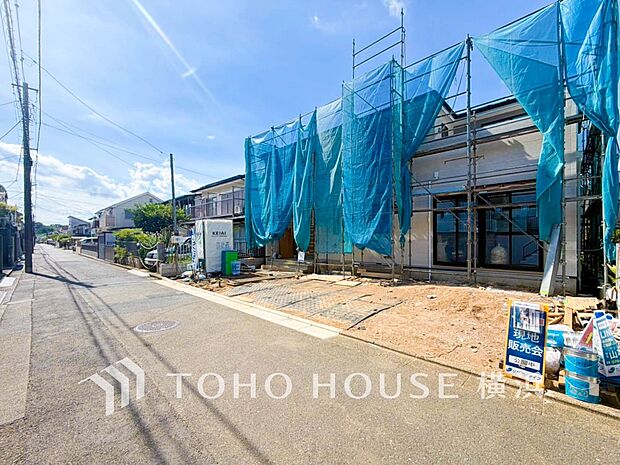 暖かな陽光と爽やかな風がハーモニーを奏でる上質な空間を愉しむ暮らし。(2026年8月撮影)