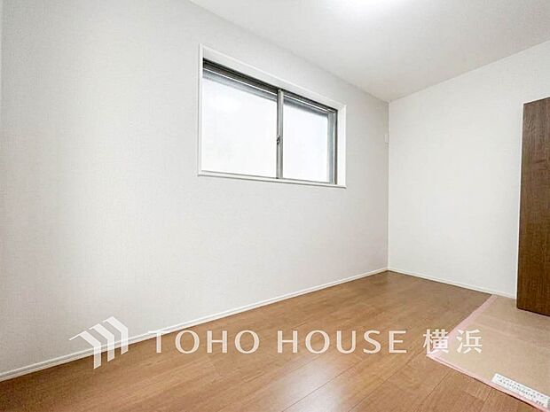 心地よい光と風があふれています。プライベートな自分時間を快適に過ごせるお部屋。
