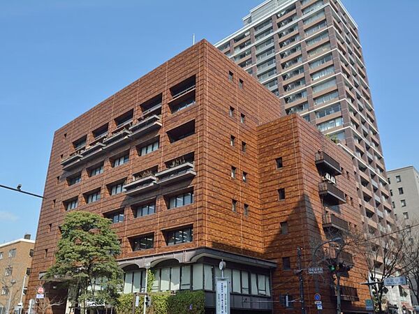 横浜市中区役所　600m　第2・第4土曜日も一部窓口で開庁しています。