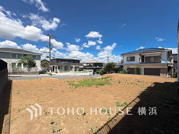 良質な環境に暮らす永住の邸がここに誕生します。(2026年8月撮影)
