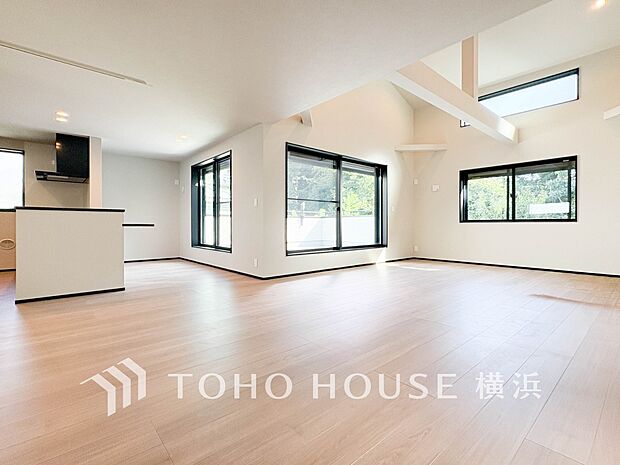 集いの場、憩いの場としての快適性を求めたやすらぎの空間です。