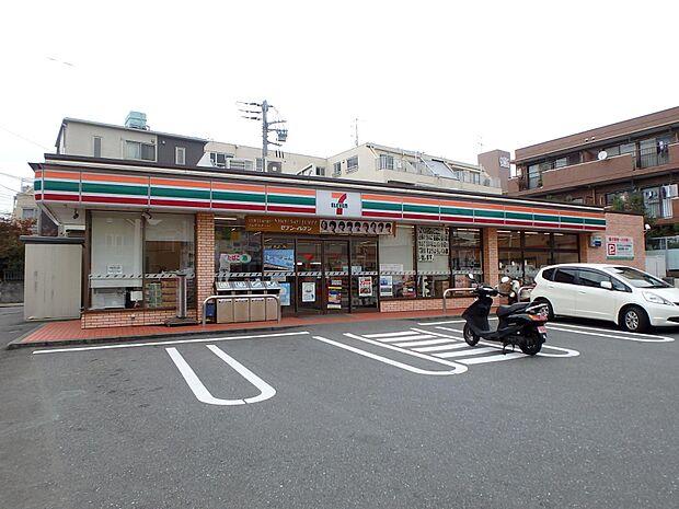 セブンイレブン横浜狩場町店 350m 24時間営業ですので、急な買い物に便利です。駐車場もあります。