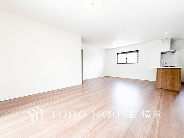 家族と過ごす時間を大切にしたい方にぴったりの明るくゆとりある住空間です。