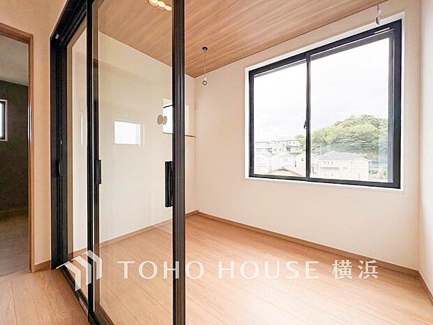 趣味に没頭したり、自分の時間を愉しめる一部屋です。