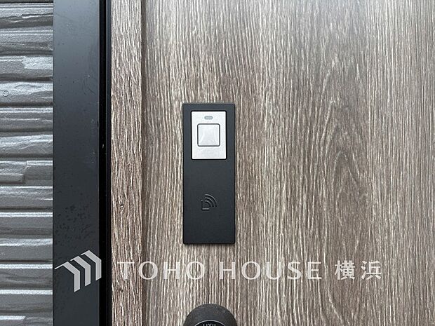 カードキーシステムは合鍵を作りづらく、ピッキングが不可能なので、防犯対策に効果的です。