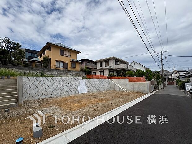 穏やかな住環境で子育てファミリーにもおすすめです。(2026年8月撮影)