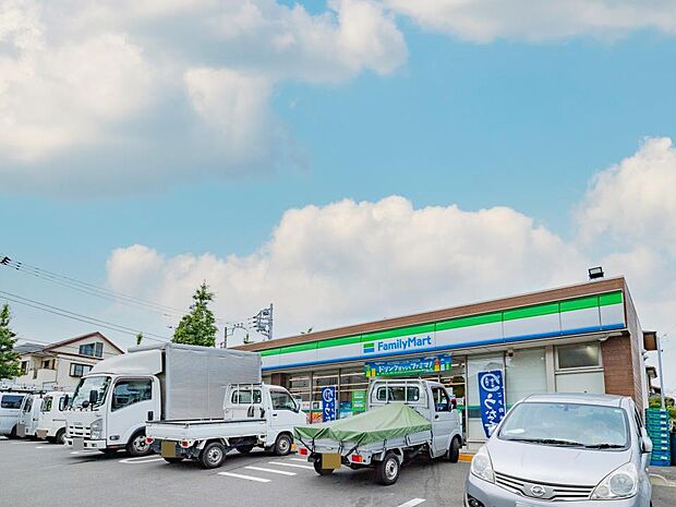 ファミリーマート今宿一丁目店 1000m 近くにあったら便利でうれしいコンビエンスストア。