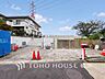 外観：四季折々の変化を楽しめる心地よい場所となりそうなロケーションです。（2026年8月撮影）