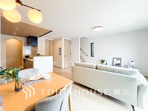 集いの場、憩いの場としての快適性を求めたやすらぎの空間です。
