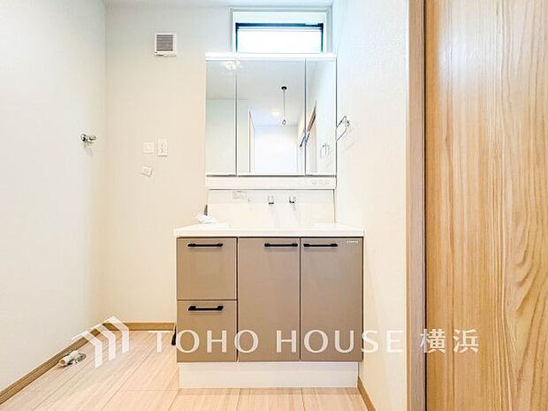 ご家族の1日が始まり、1日の終わりを締めくくる洗面空間。