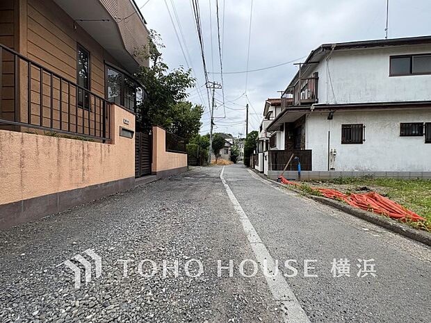 穏やかな住環境で子育てファミリーにもおすすめです。(2026年8月撮影)