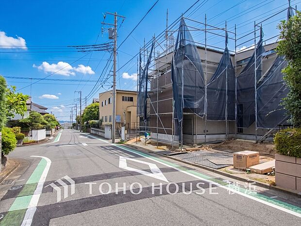 子育て環境、生活利便に優れた住環境に立地し、ゆとりある生活が送れます。(2026年8月撮影)