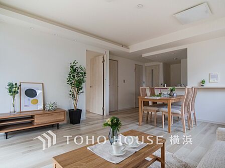 家族と過ごす時間を大切にしたい方にぴったりの明るくゆとりある住空間です。