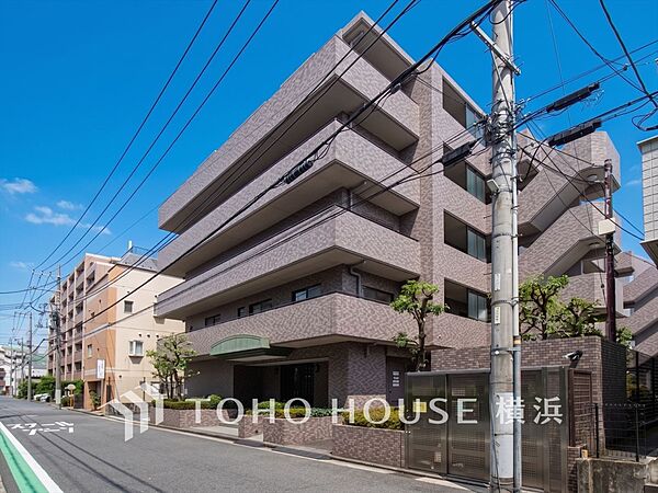 生活利便に優れた住環境に立地し、ゆとりある生活が送れます。