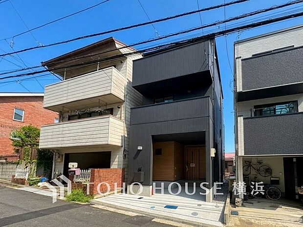 お住まいの顔となる玄関。住まう方のプライドを満たすクオリティを備えています。