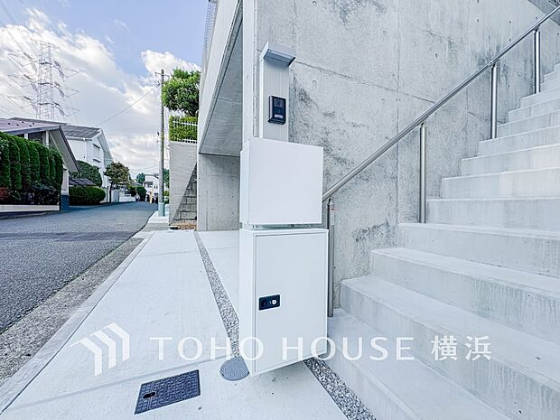 宅配ボックスがあると再配達依頼する必要がないので時間を有効に使えます。