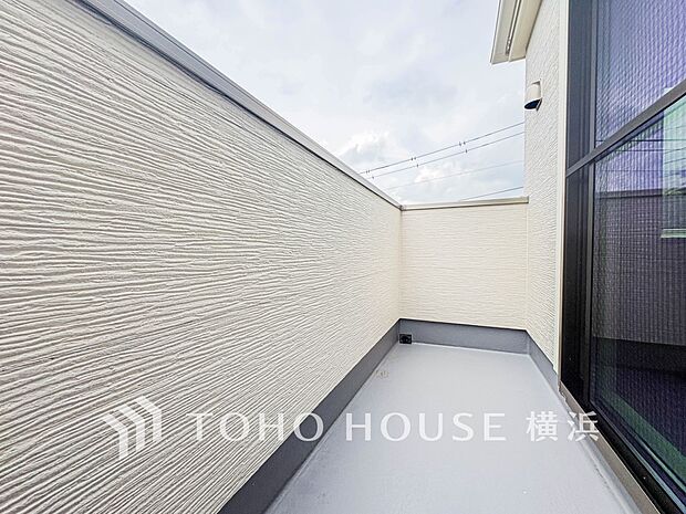 お部屋にも爽やかな風と暖かく柔らかな日差しが差し込み、毎日の暮らしを豊かに彩ります。